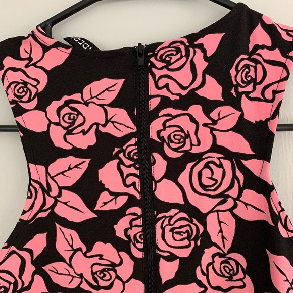 NWT H&M Black and Pink Rose Bodycon Dress - Picture 5 of 7